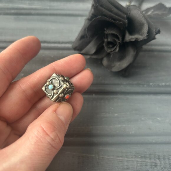 Sterling Silver Pendant w Gem Stones - Picture 5 of 9